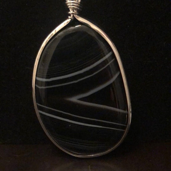 Agate and Jade Necklace - Picture 2 of 4